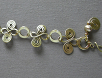 Brass Curled Wire Link Bracelet