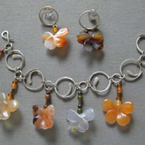 Silver Wire Link Bracelet with Agate Drops