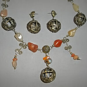 Brass wire bead necklace w/ agate stones